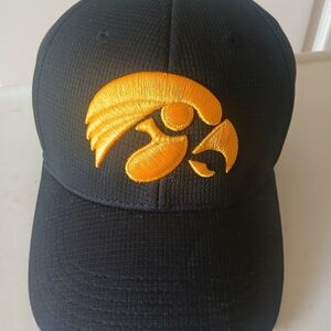 NEW Top of the World Iowa Hawkeye Cap